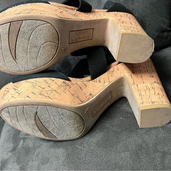 American Eagle Platform Cork High Heels Sandal with black straps - Picture 8 of 8